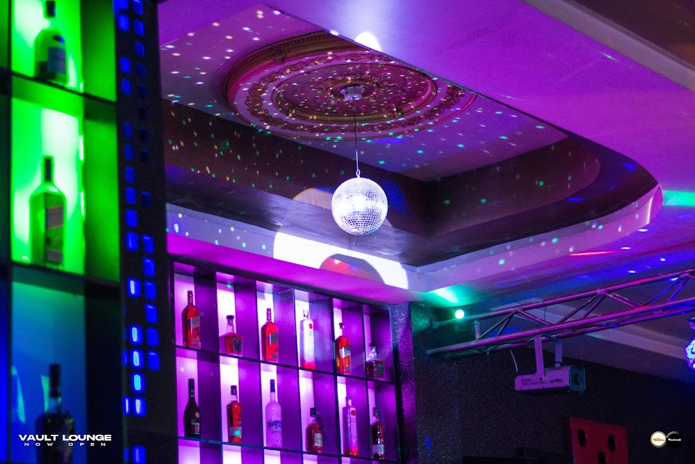 Vault lounge photo 3